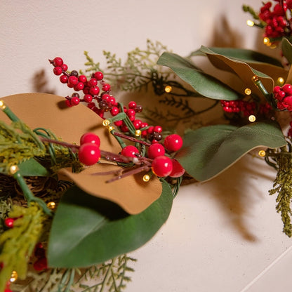Kerstslinger met Rode Bessen en Groen – Sfeervolle Kerstdecoratie