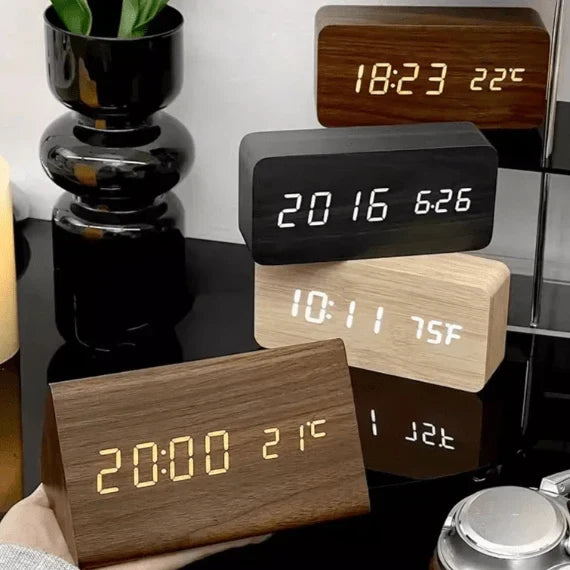 Houten LED Wekker – Digitale Wekker met 3 Alarmen en Helder Display